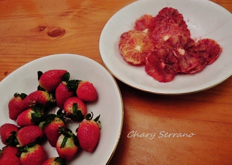 NARANJA SANGUINA CON  FRESA Y GRANADA