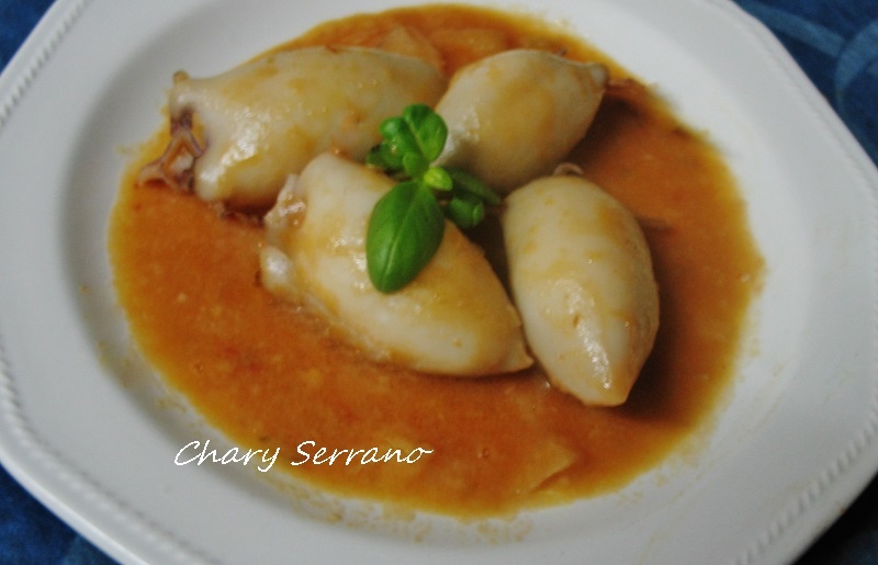 CHIPIRONES RELLENOS EN SALSA DE ALMENDRAS