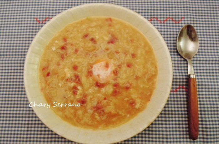 Sopa de ajo con jamón serrano