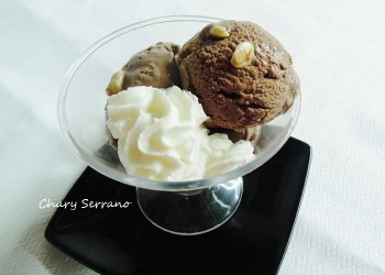 HELADO DE CHOCOLATE CON NUECES