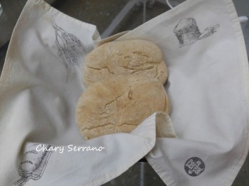 BOLLITOS DE PAN PLANO CON SEMILLAS