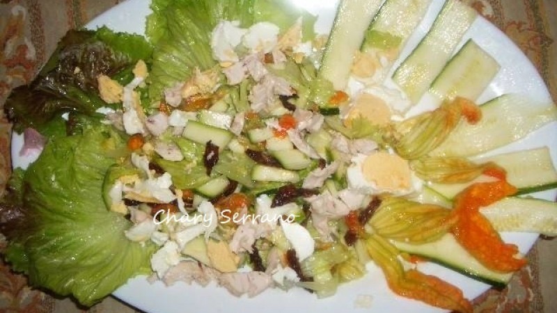 ENSALADA CON FLORES DE CALABACIN