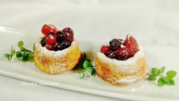 SAVARINES DE CHOCOLATE BLANCO Y FRUTAS ROJAS