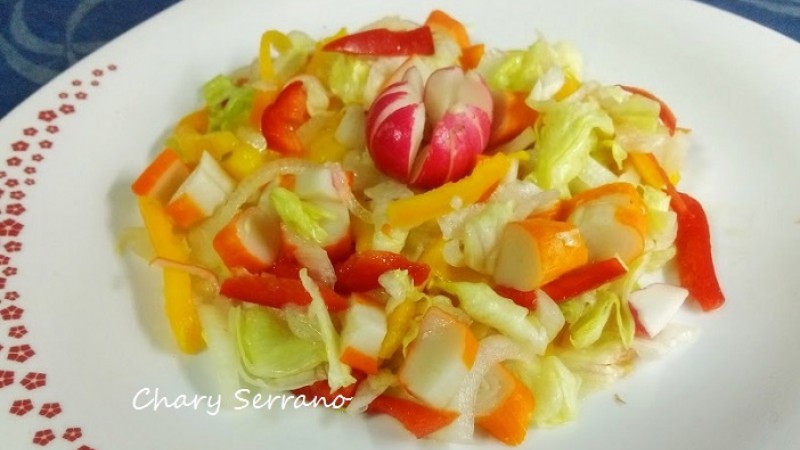 ENSALADA DE RABANITOS, PIMIENTOS Y CANGREJO