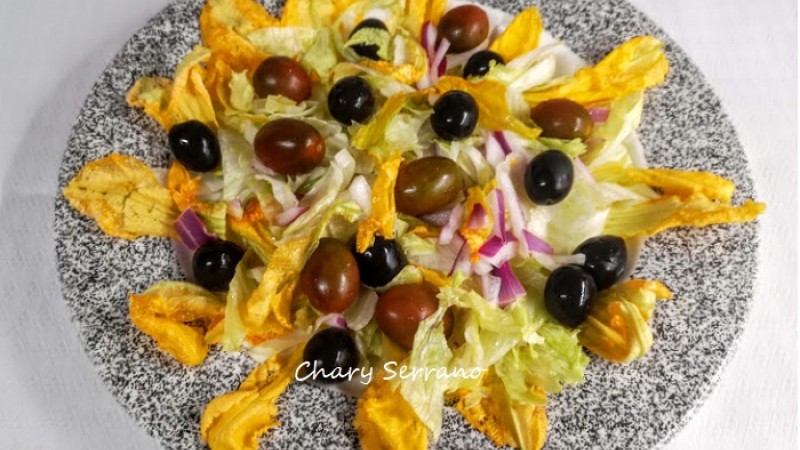 ENSALADA CON FLORES DE CALABAZA