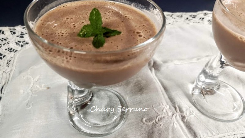 2 recetas de batido y sorbete de plátano con chocolate, muy fáciles