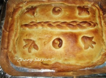 EMPANADA DE CARNE, HUEVO DURO Y TOMATE