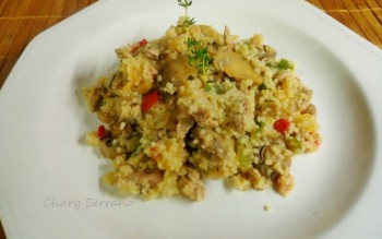 COUS COUS AL CURRY CON HORTALIZAS Y POLLO