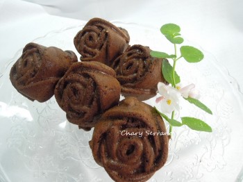 Bizcochitos de chocolate y naranja en forma de rosa