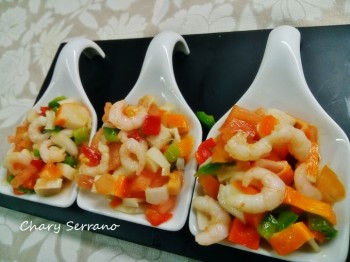 SALPICÓN DE GAMBAS EN CUCHARITAS