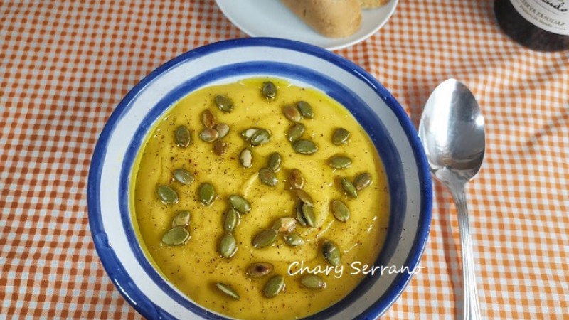 Crema de calabaza con patata y cebolla