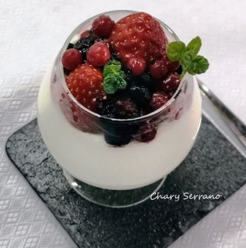 COPA DE YOGUR CON FRUTOS DEL BOSQUE, Light, Sin azúcar