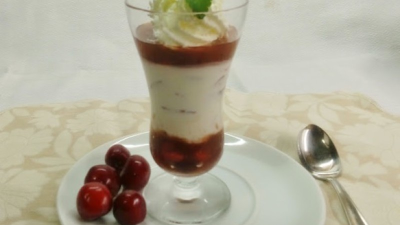COPA DE CREMA DE QUESO Y CEREZAS, LIGHT