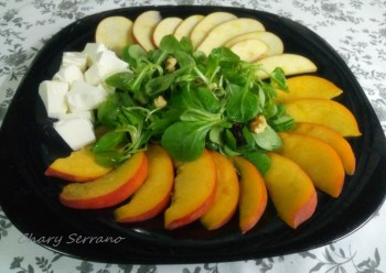 ENSALADA DE MELOCOTÓN Y MANZANA