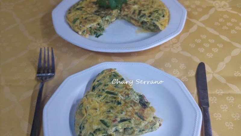Tortilla de Grelos con cebolla, patatas y chorizo