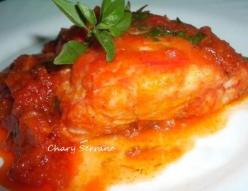 BACALAO EN SALSA DE TOMATE, CEBOLLA Y ALBAHACA
