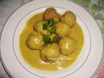 ALBÓNDIGAS DE BACALAO EN SALSA DE ALMENDRAS