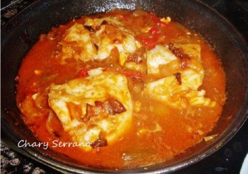 CAZUELA DE BACALAO CON TOMATE Y PIMIENTOS