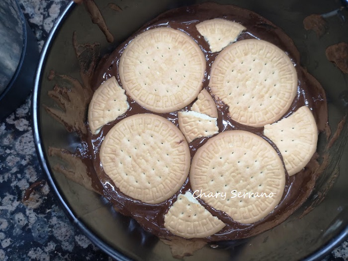 Tarta de chocolate y galletas sin azúcar