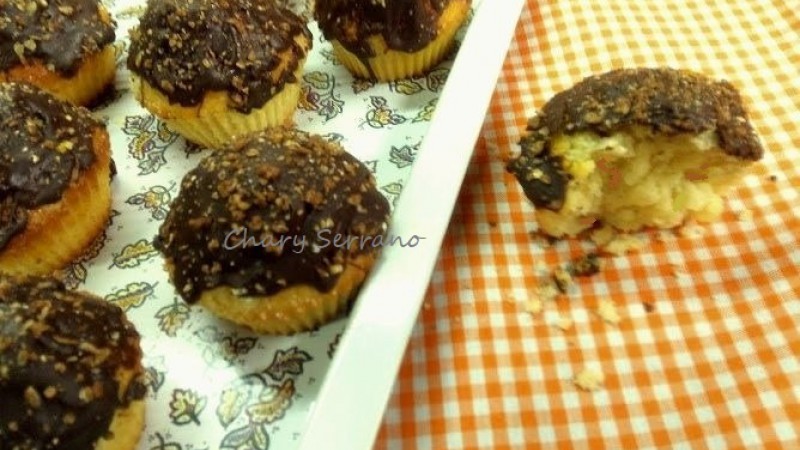 MAGDALENAS DE CALABAZA CON COBERTURA DE CHOCOLATE Y ALMENDRA