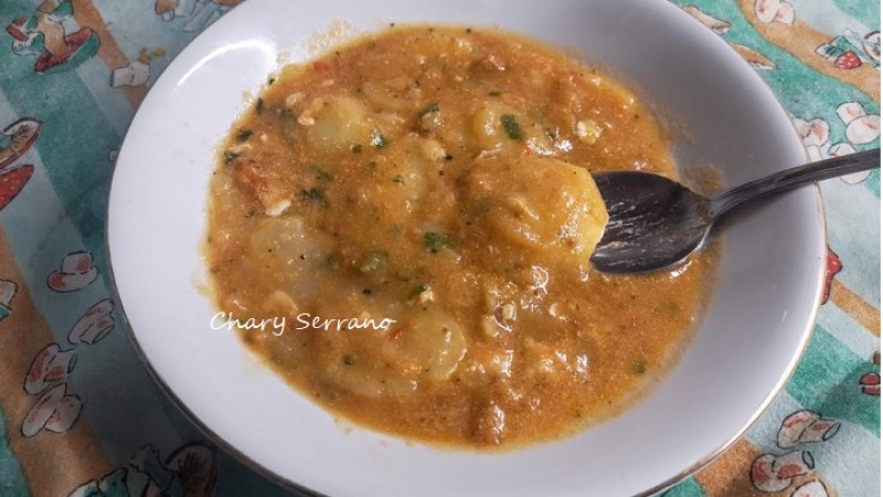 PATATAS CALDOSAS CON ALMENDRAS, EN AJOPOLLO,