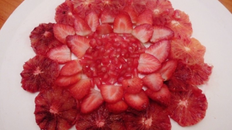 NARANJA SANGUINA CON  FRESA Y GRANADA