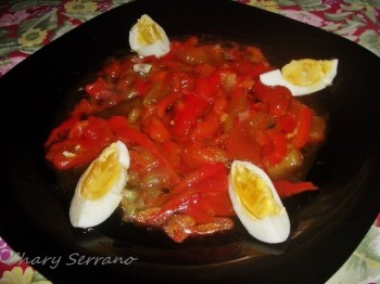 PIMIENTOS ASADOS ALIÑADOS CON BUEN ACEITE DE OLIVA