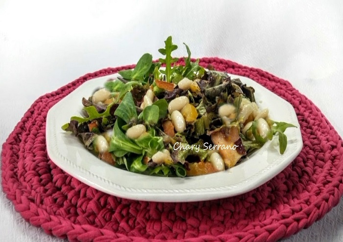 Ensalada vegana de alubias y hortalizas