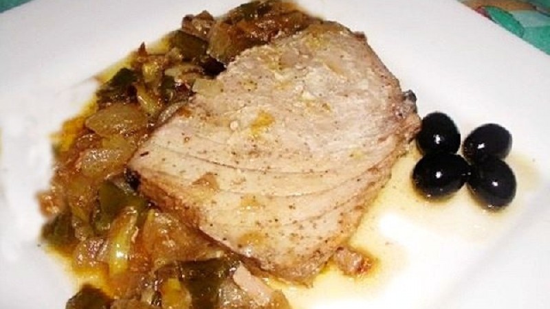 ATÚN FRESCO CON CEBOLLA Y PIMIENTOS