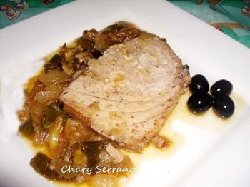 ATÚN FRESCO CON CEBOLLA Y PIMIENTOS