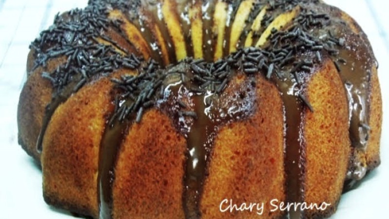 BUNDT CAKE DE NARANJA, BAÑADO DE CHOCOLATE