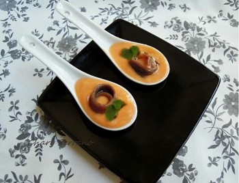 CUCHARITAS DE SALMOREJO Y ANCHOA