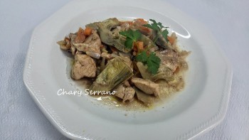 PECHUGA DE POLLO CON ALCACHOFAS