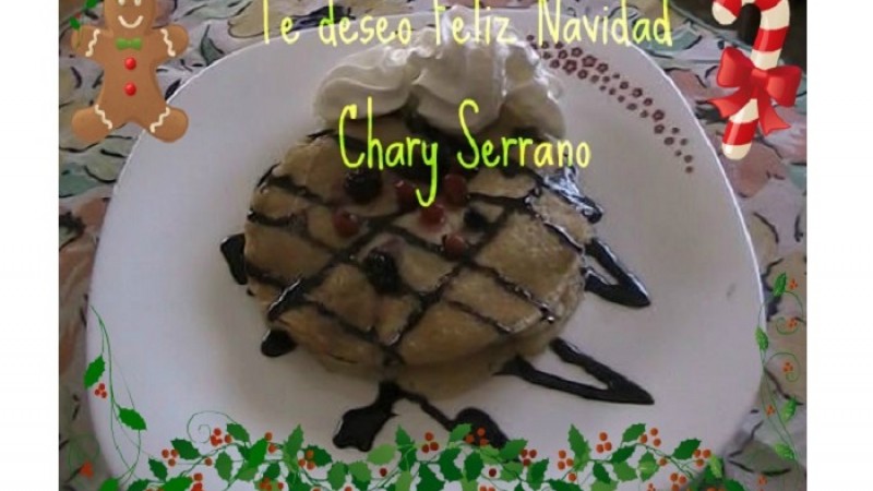 Tortitas con chocolate y frutas del bosque