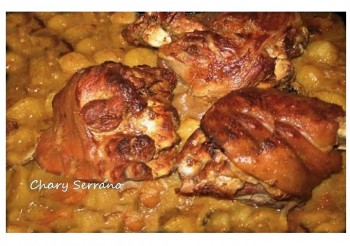 CODILLOS ASADOS CON CLAVO, ZANAHORIAS Y NABOS