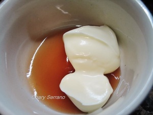 Mezclamos la salsa con lo anterior.