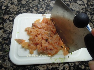 MEDALLONES DE SALMÓN MARINADO Y HORTALIZAS