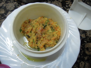 MEDALLONES DE SALMÓN MARINADO Y HORTALIZAS