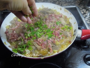 REVUELTO DE SETAS CON CALABACÍN Y JAMÓN