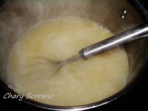 CALDO DE POLLO DE CORRAL