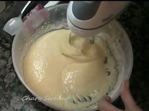 BIZCOCHO GLASEADO EN FORMA DE ABETO