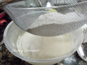 BIZCOCHO GLASEADO EN FORMA DE ABETO