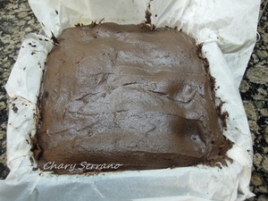 BROWNIE CON NATA Y MERMELADA DE FRUTOS ROJOS