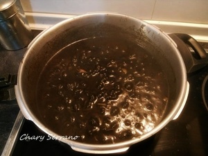 ARROZ NEGRO MUY RÁPIDO, CON ALLIOLI 