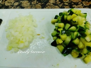 GARBANZOS SALTEADOS CON CALABACÍN, POLLO Y CURRY