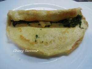 CREPS SALADAS CON ESPINACAS Y PIÑONES