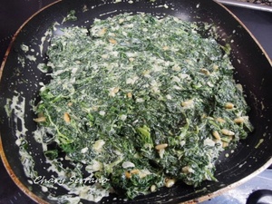 CREPS SALADAS CON ESPINACAS Y PIÑONES