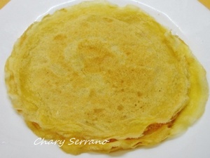 CREPS SALADAS CON ESPINACAS Y PIÑONES