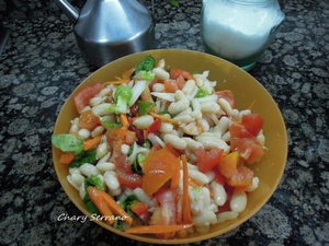 ENSALADA DE ALUBIAS Y ATÚN