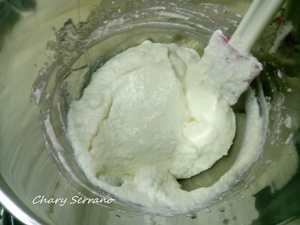 VASITOS DE MOUSSE DE QUESO Y MORAS, SIN GRASAS NI AZÚCARES